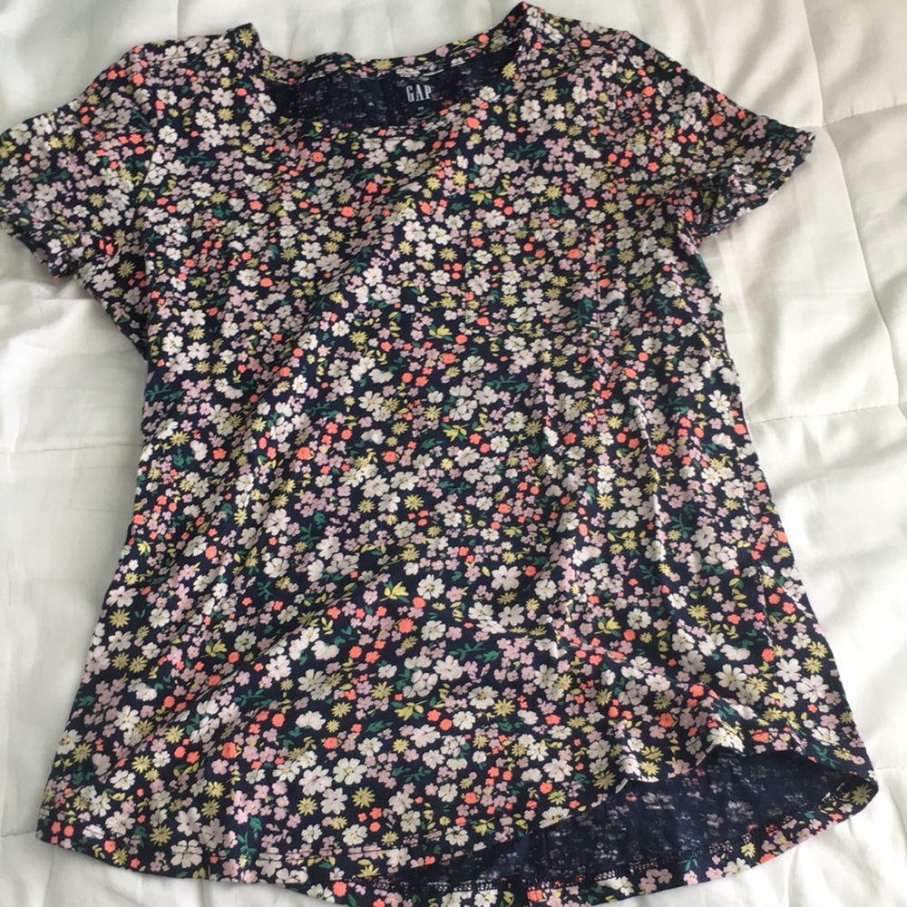 Floral Gap T shirt